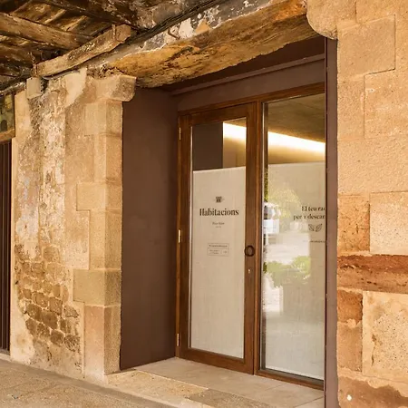 Guest house Habitacions Placa Major 2*